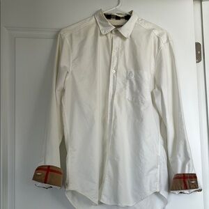 Burberry classic white men’s shirt in size M, slim fit